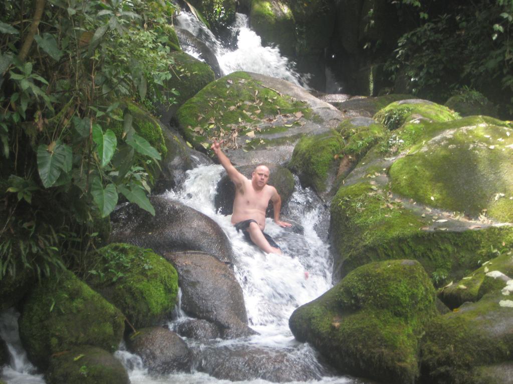 Pousada Recanto Dos Pinheiros Pilar do Sul Esterno foto