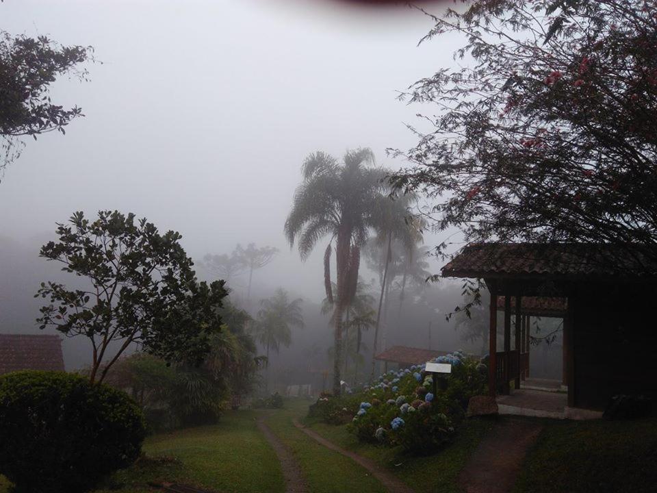 Pousada Recanto Dos Pinheiros Pilar do Sul Esterno foto